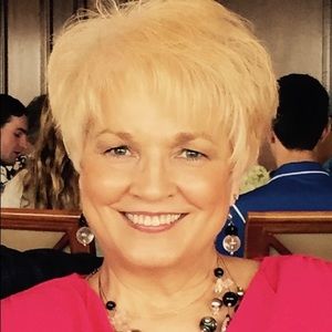 Meet your Posher, Deborah